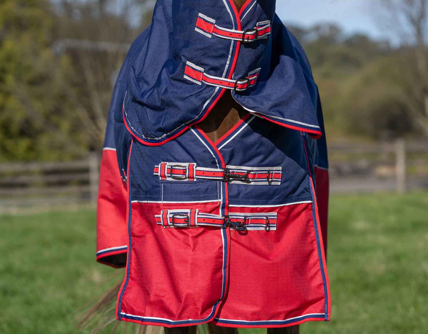 Caribu Alpine Detach-a-Neck Horse Rug 250g Navy Red